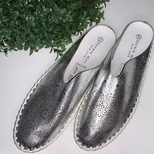 Bernie Mev New York Slip on Mules Metallic Grey